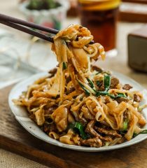 Beef Chow Fun (Fried Ho Fun Noodles)