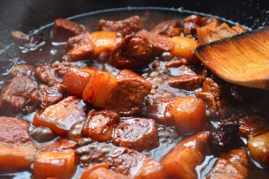 Hong Shao Rou (Red Braised Pork Belly) | China Yummy Food